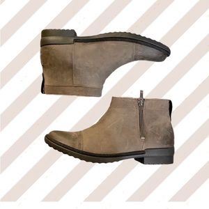 🆕 UGG Waterproof Low Top Boots Women’s Attell size 7 NWOB